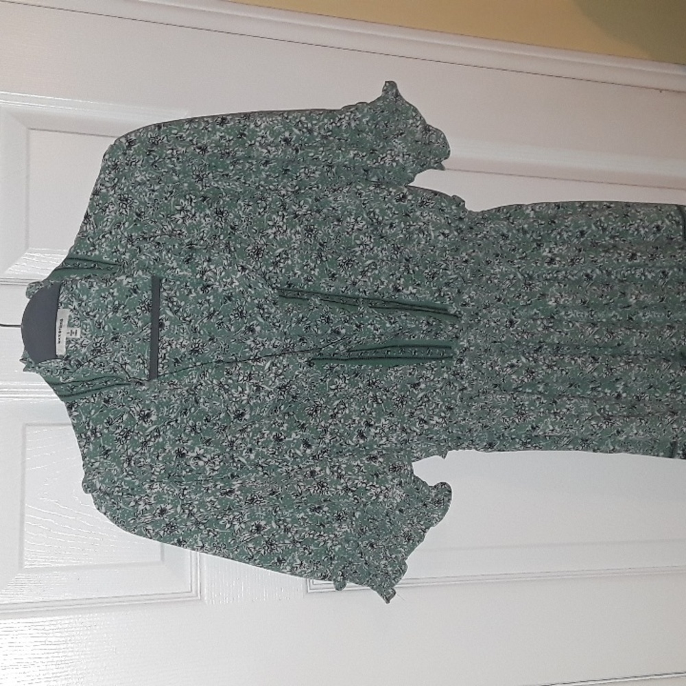 Max Studio Elbow Length Sleeve Print Tiered Maxi Dress ditsy floral Green White - Picture 6 of 17